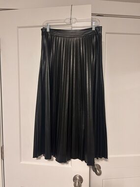 Pleated Faux Leather Midi Skirt - Black